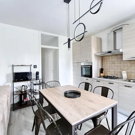 Golden House - Apartment *