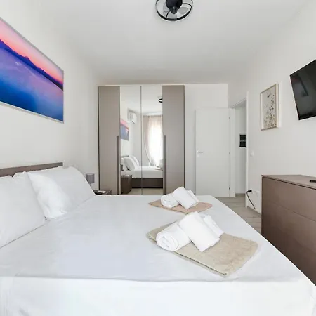 Golden House - Apartment